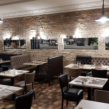 Hotel Restaurant Le Victor Hugo 2*